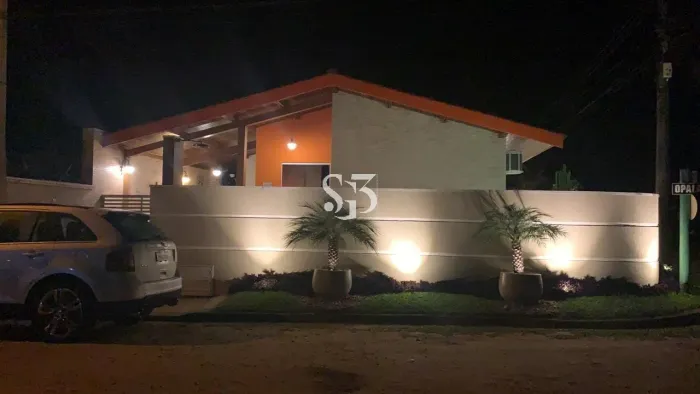Venda de Imóvel Exclusivo em Condomínio de Luxo em Ubatuba-SP, Bairro Domingas Dias: 4 Qua