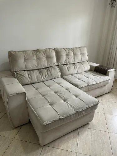 Sofá retrátil off white