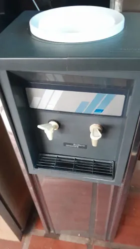 Vendo bebedouro de coluna inox Belliere