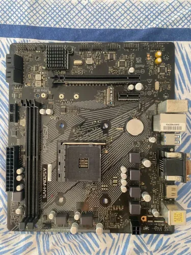 Placa-Mãe ASRock A520M AM4 Com Defeito - Para Reparo ou Peças