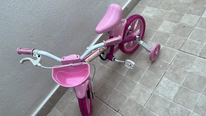 Vendo uma bicicleta