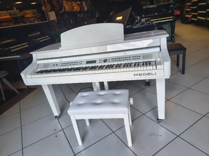 Piano digital Medeli Grand Gp510 cauda novo Mixer Instrumentos Musicais