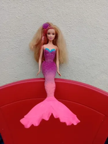 Boneca barbie sereia usada 