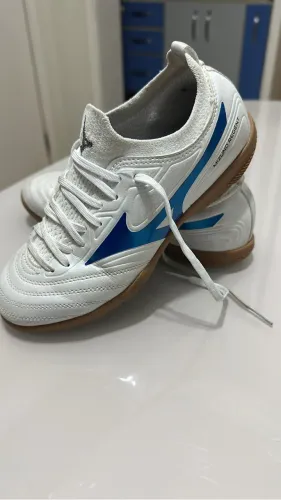 Vendo chuteiras Nike e Mizuno