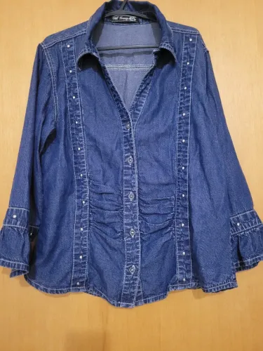 Camisa jeans feminina azul