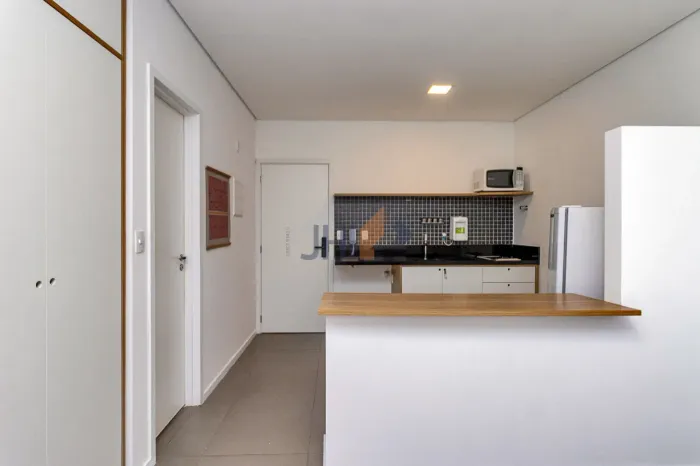 Studio para Locação em Higienópolis | 30m² com Janela Piso-Teto