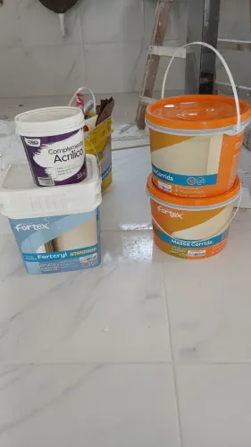 faco servico de pintura  reparos  textura emassamento veniz esmalte e etc