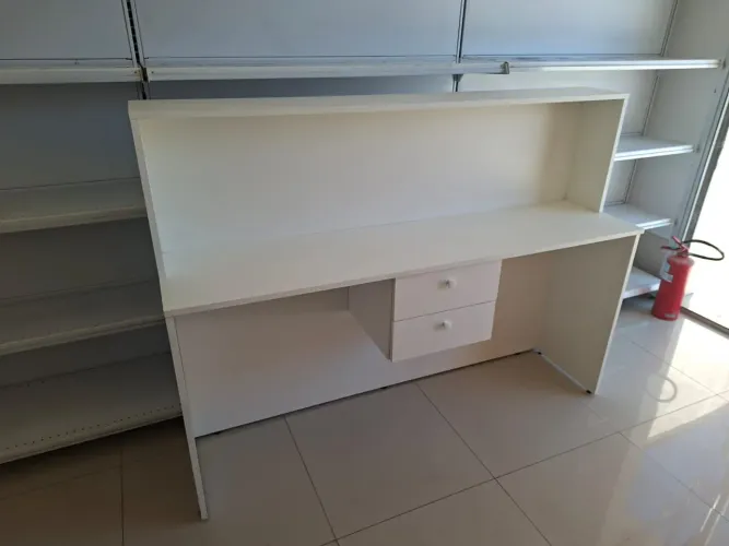 Vendo balcão caixa novo