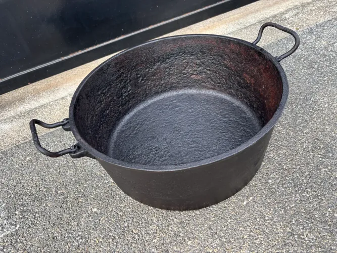 Panela caçarola antiga 16 litros , pronta pra uso