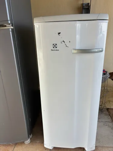 Doação de freezer vertical 