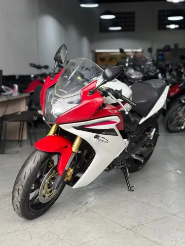 CBR 600 F  2013 super nova 