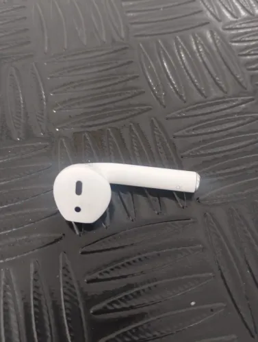 Airpods lado direito A2032 Vietnam 