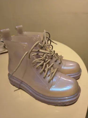 Bota melissinha praticamente nova n 30