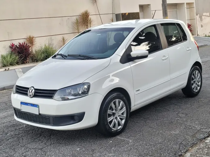 Volkswagen Fox 1.0 MI Total Flex 8V 5P 2014