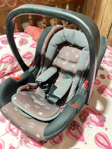 Vendo cadeirinha de bebe conforto