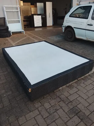 Base de cama box casal USADA ENTREGA dentro de Uberlândia MG