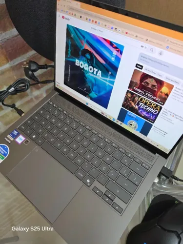 Notebook ASUS Zenbook S14, Tela OLED, Intel Core Ultra 7 355, RAM 16 GB, Novo, Nota Fiscal