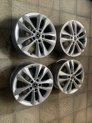 Todas originais Mercedes C180 2019 17?