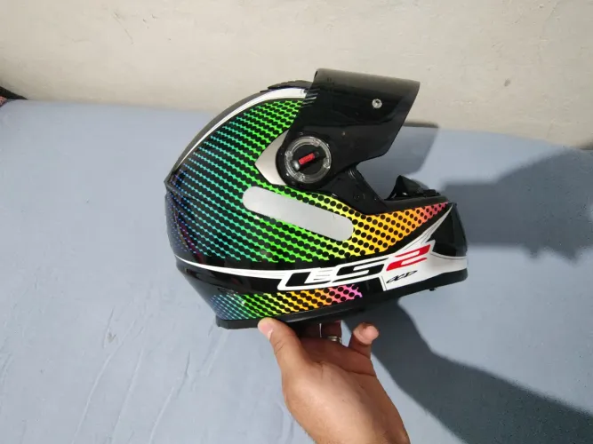 Capacete LS2 fechado