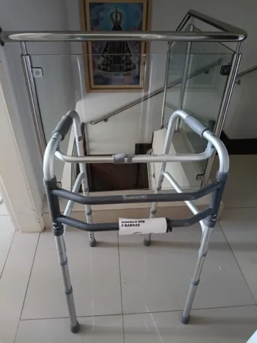 Andador novo