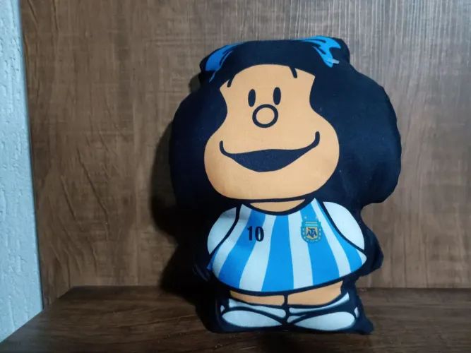 Pelúcia almofada Mafalda Argentina usada na a condição 