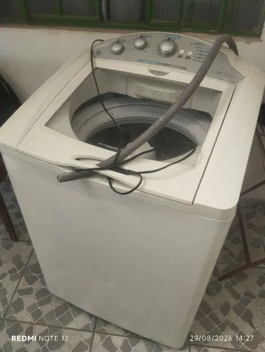Vendo maquina de lavar marca Ge 15 kilos tá com vazamento e parou de centrífuga