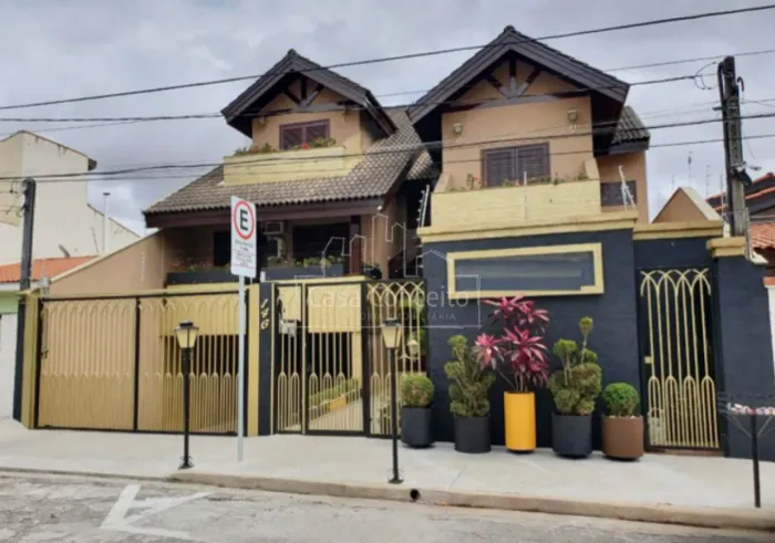 Casa de Condomínio Para Vender com 03 quartos 5 suítes no bairro Jardim Embaixador em Soro