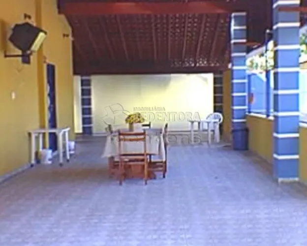 Vila Toninho - Trata-se de uma propriedade diferenciada pela localização e a proximidade d