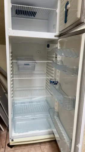 Vendo geladeira 