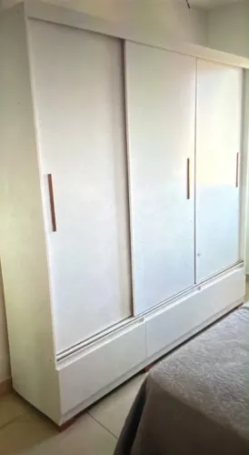 Vende-se guarda roupa