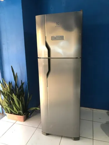 GELADEIRA FROSFEE DÚPLEX MUITO NOVA ELETROLUX VALOR 1900