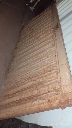 Vendo porta de ferro chapa 18
