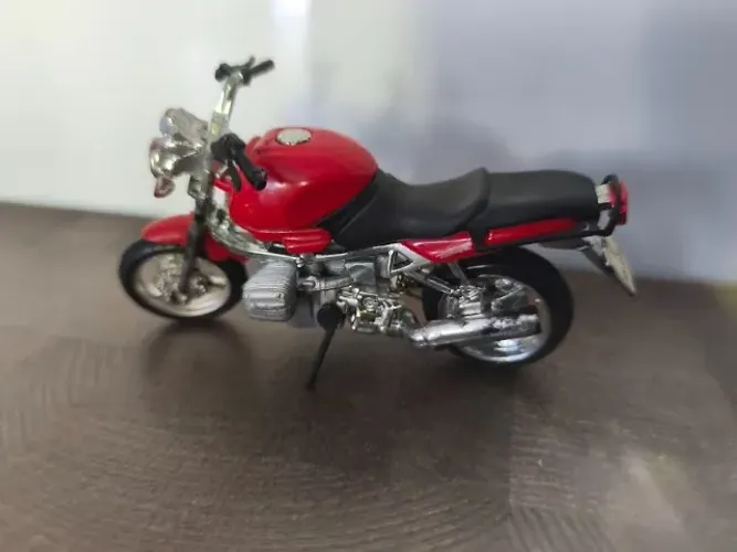 Miniatura Moto Motocicleta BMW R1100R na cor vermelha cod BMW004 1:18