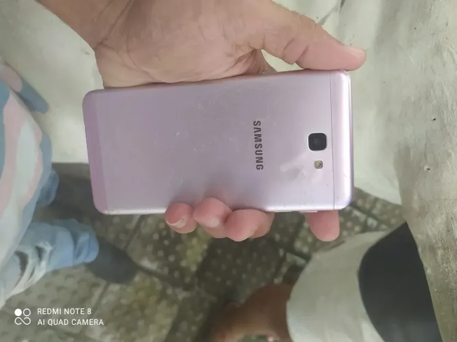 Smartphone j7