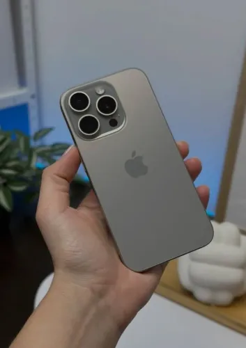 iPhone 15 pro Natural 128 GB 6 meses de garantia