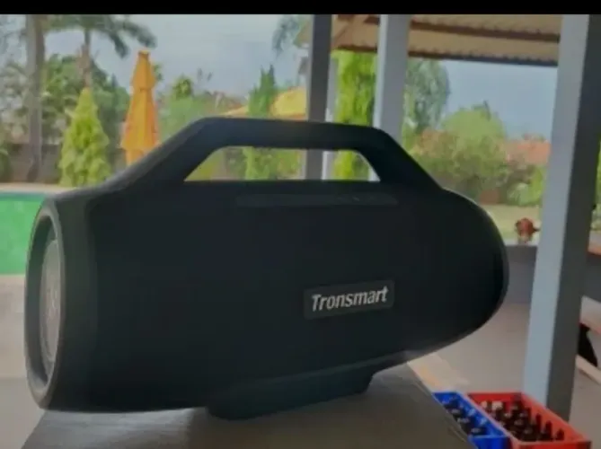 Caixa de som Tronsmart Bang Max  ,led, pendrive, aplicativo, bateria de longa duração 