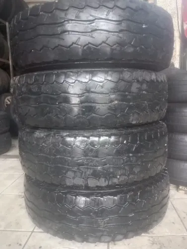 Jogo de Rodas de Ferro Aro 16 (6 Furos) + 4 Pneus 225/75 R16 Misto/Carga