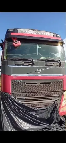 Cabine do caminhão Volvo FH 500 