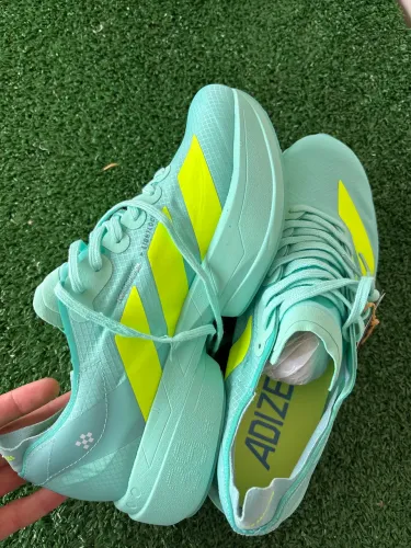 Tênis Adidas Adizero