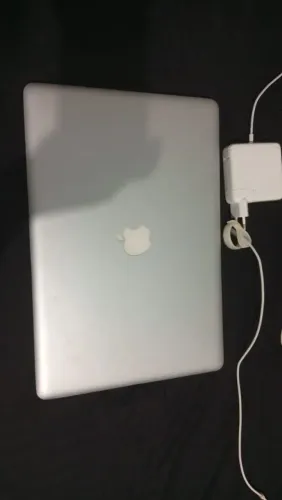 Vendo MacBook pro 15, mid 2009,SSD 120, 8g de ram e carregador novo