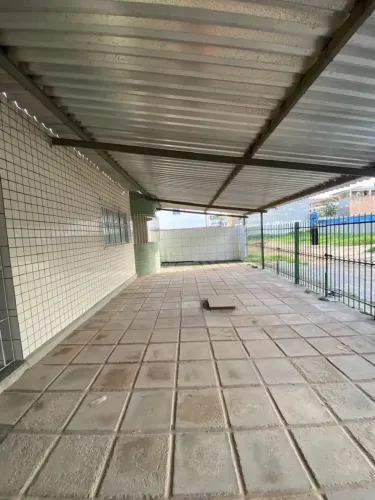 Imóvel para aluguel possui 65 mts² com 2 quartos na várzea - Recife - PE