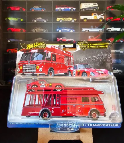 Team Transport Ferrari Hot Wheels 