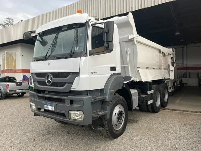 MB Axor 4144 6x4 2017 Caçamba de mineração