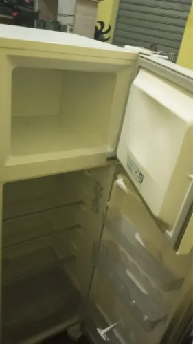 Geladeira para retirada de peças