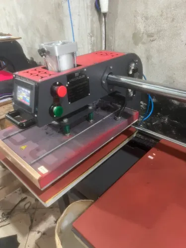 Prensa térmica pneumática automática 
