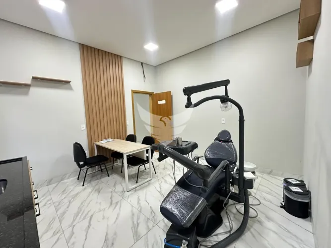 SALA COMERCIAL PRONTA PARA USO EQUIPADA COM CADEIRA ODONTOLÓGICA