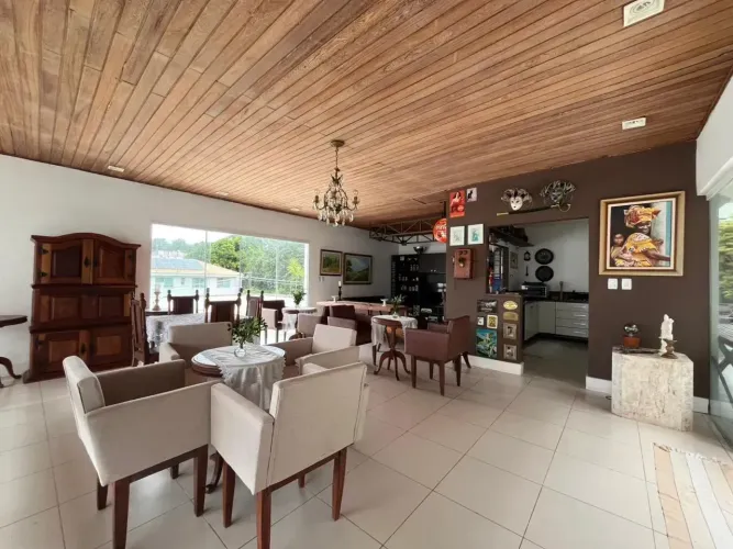 Casa estilo contemporâneo com 3 pavimentos, 6 quartos (sendo 4 suítes), 660m², cozinha gou