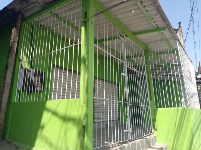 Loja comercial + residência, Av Tancredo Neves, Guarujá 