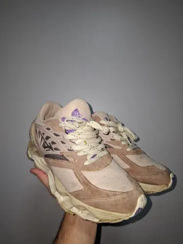 Tenis Flor de Lotus
