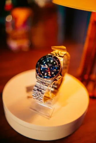Seiko 5 Sports GMT SSK003 - Batman Novo Lacrado